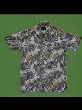 Salt Life Men's Tropical Leaf Hawaiin Style Shirt in White, Gray &Tan Size Small